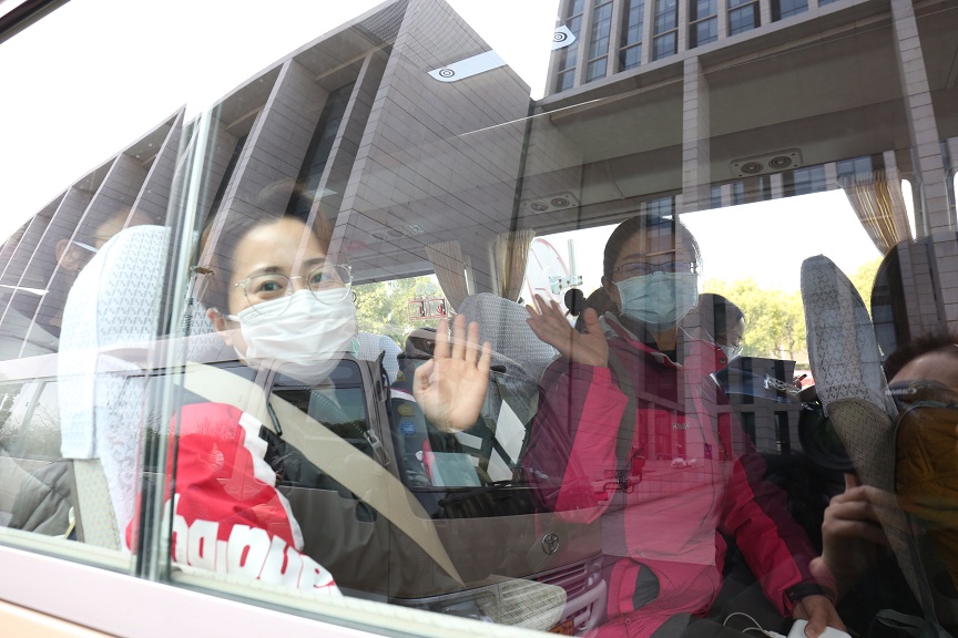 周静-公交车.jpg 周静-公交车.jpg